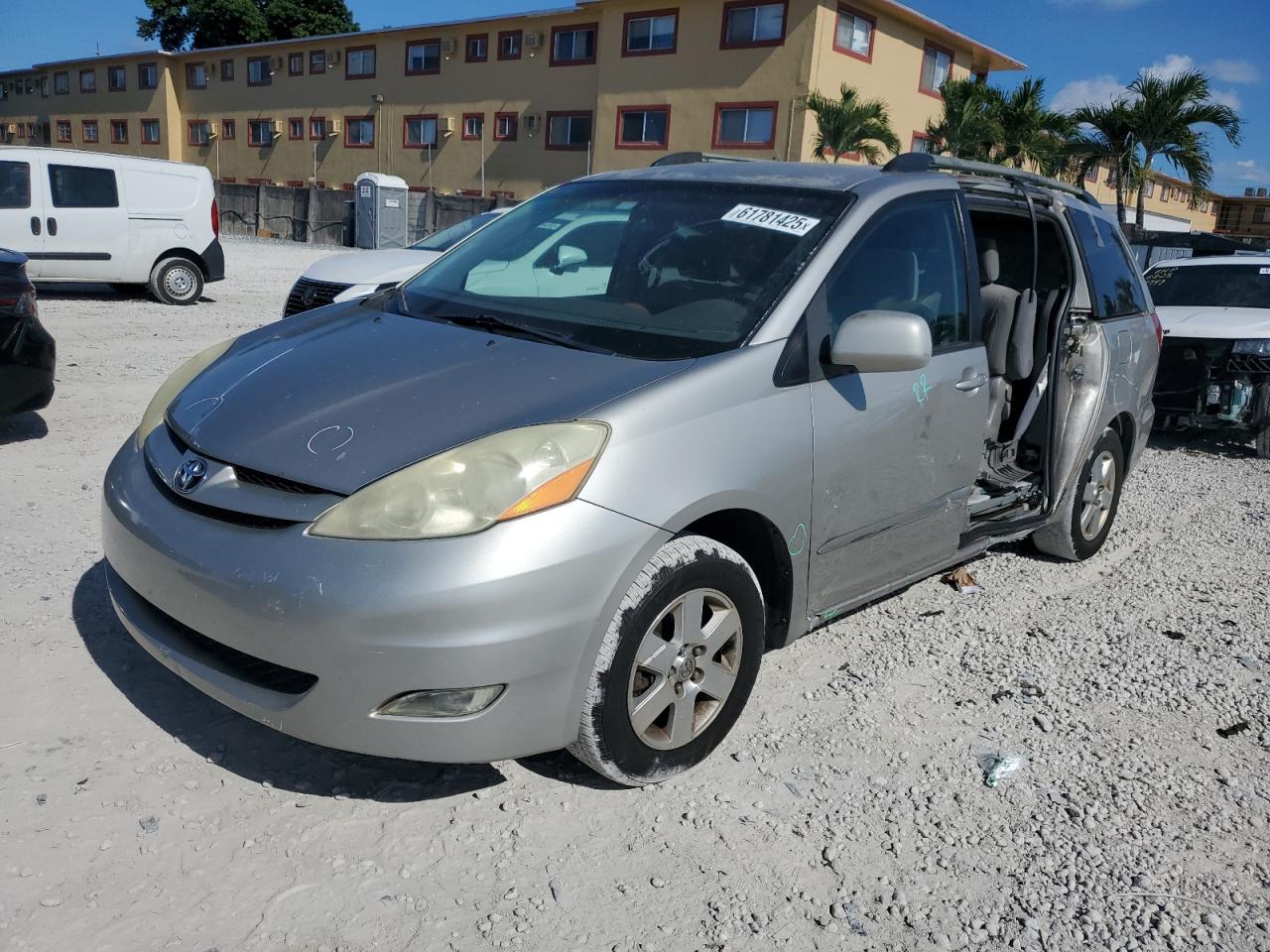 TOYOTA SIENNA XLE 2006