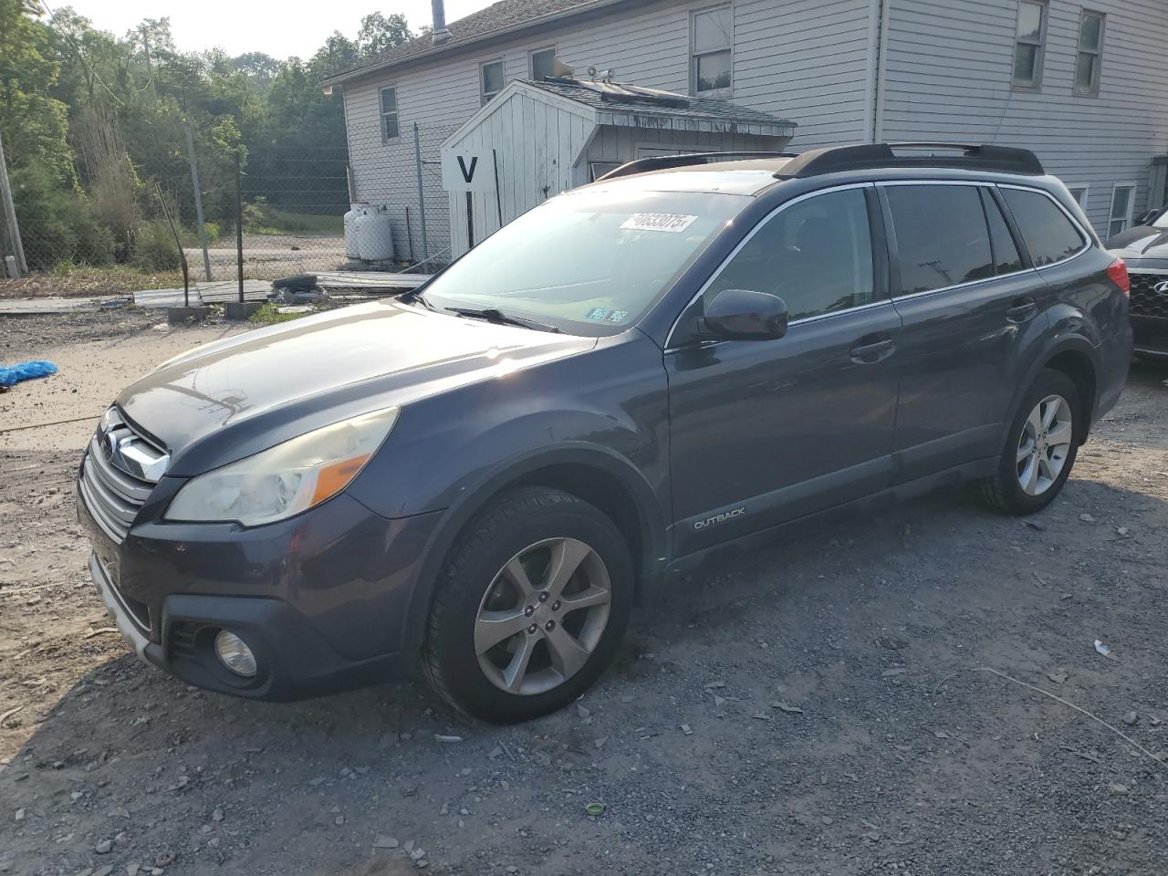 SUBARU OUTBACK 2. 2013
