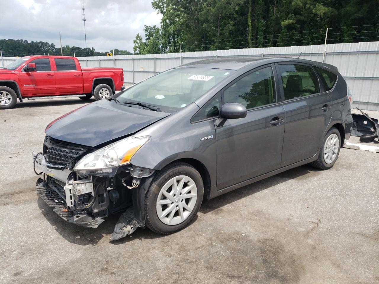 TOYOTA PRIUS V 2013