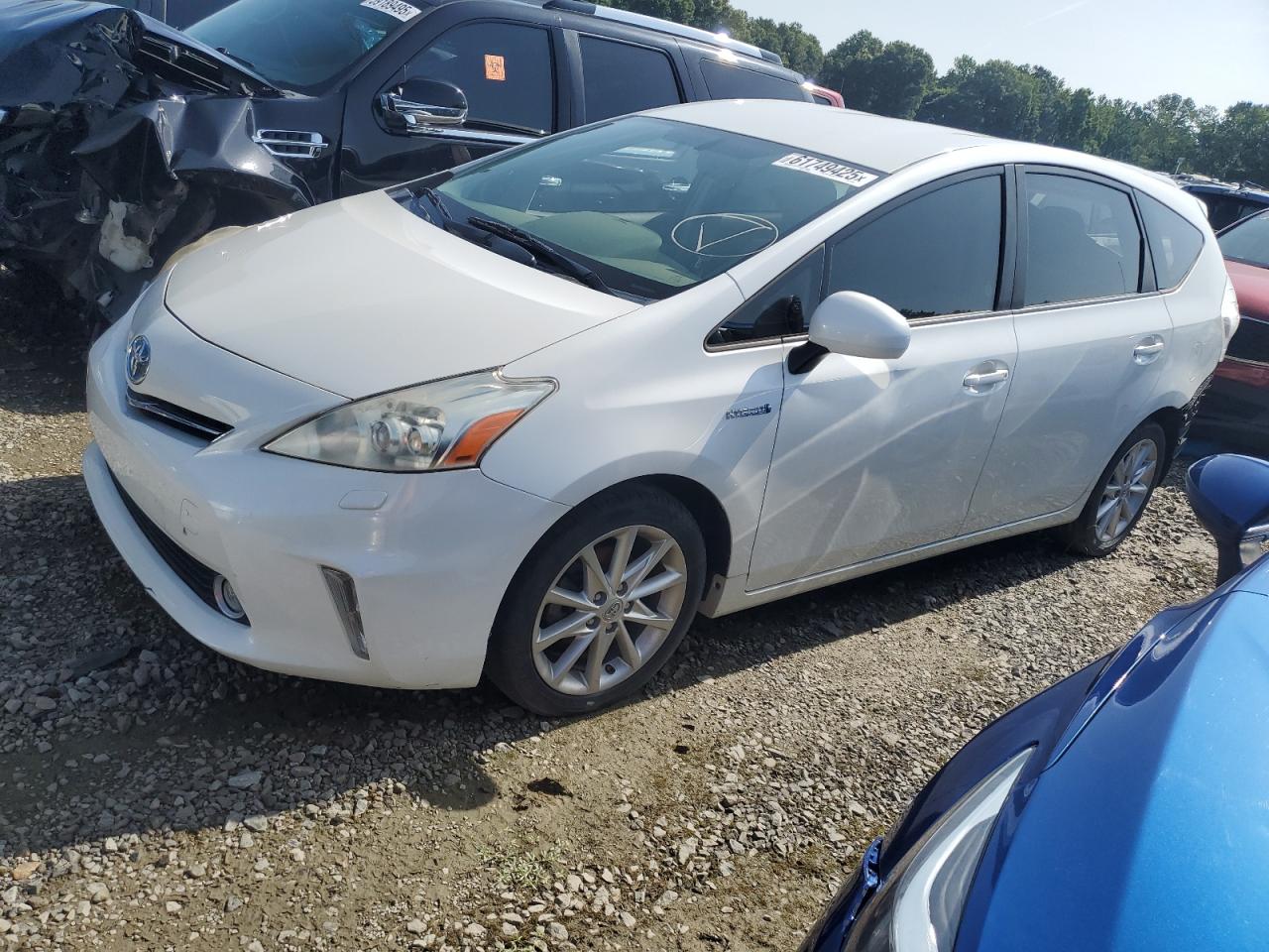 TOYOTA PRIUS V 2013
