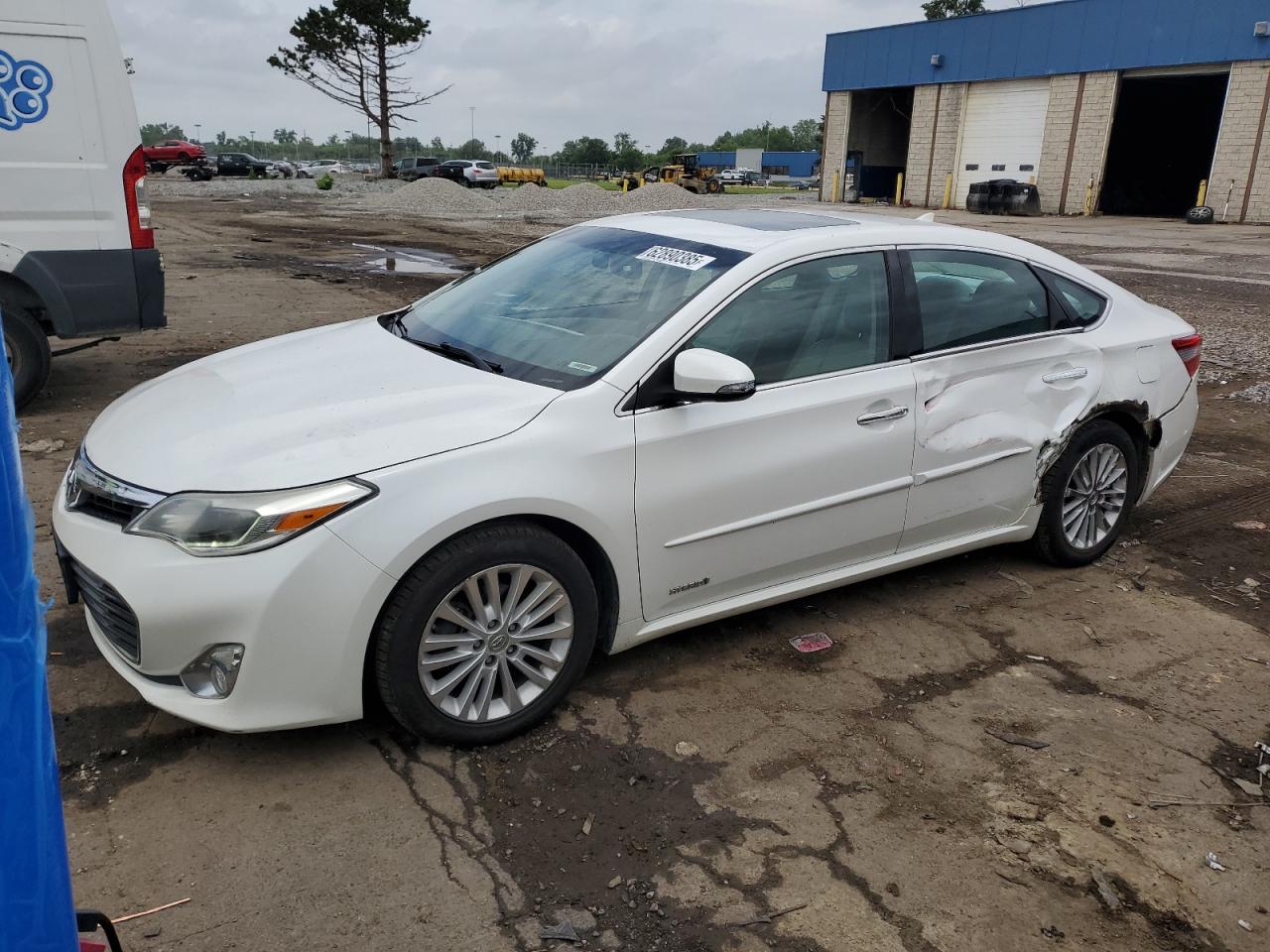 TOYOTA AVALON HYB 2015
