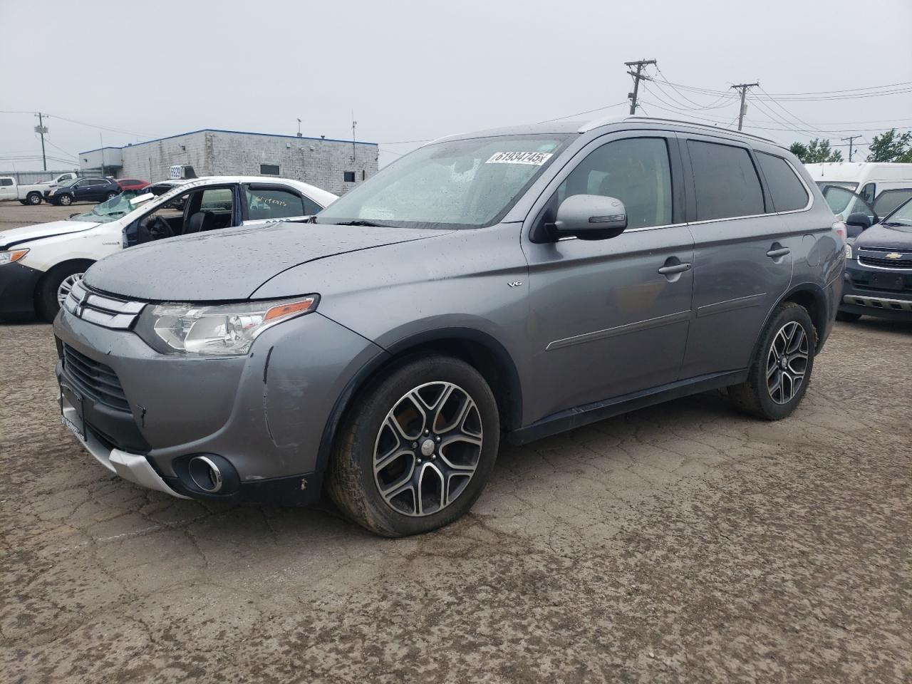 MITSUBISHI OUTLANDER 2015