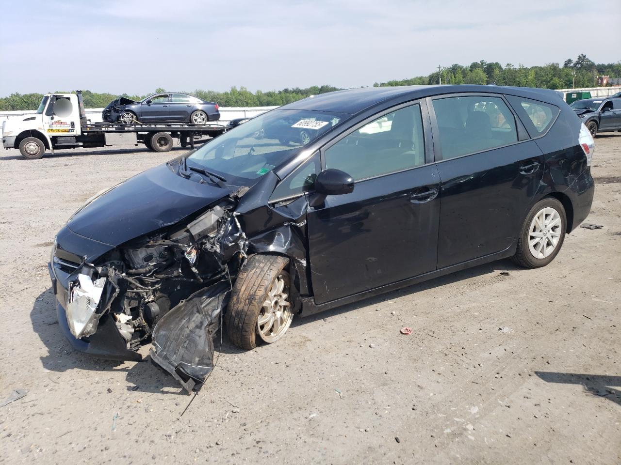 TOYOTA PRIUS V 2012