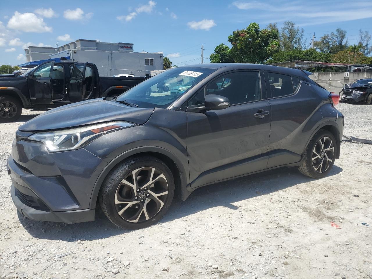TOYOTA C-HR XLE 2018
