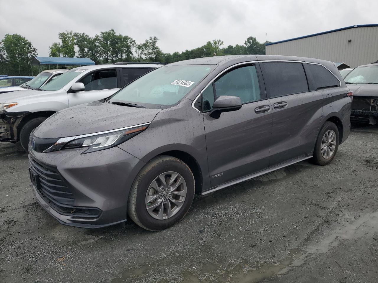 TOYOTA SIENNA LE 2021