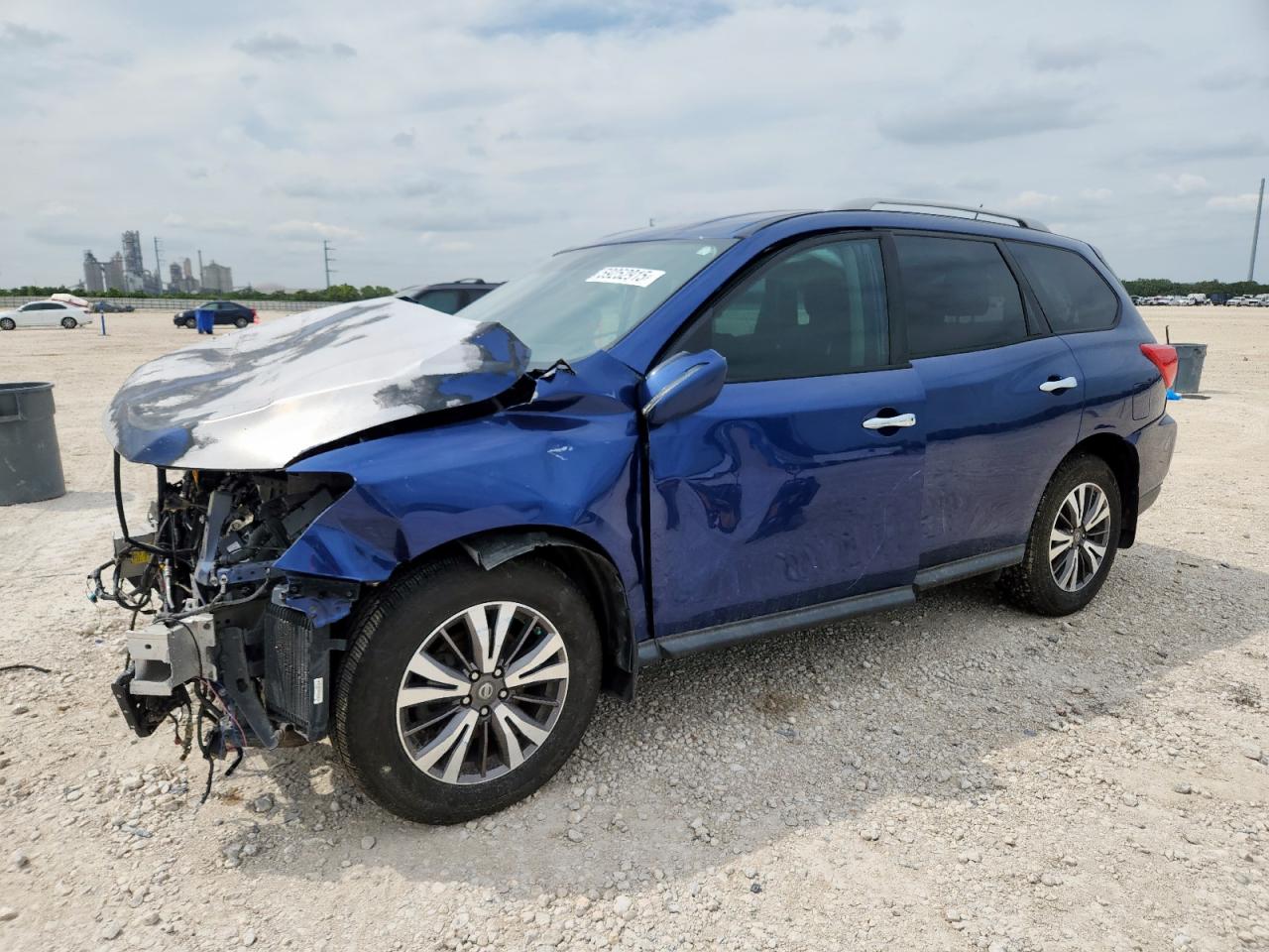 NISSAN PATHFINDER 2017