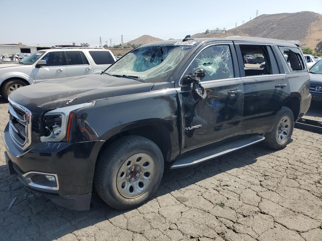 GMC YUKON SLE 2017