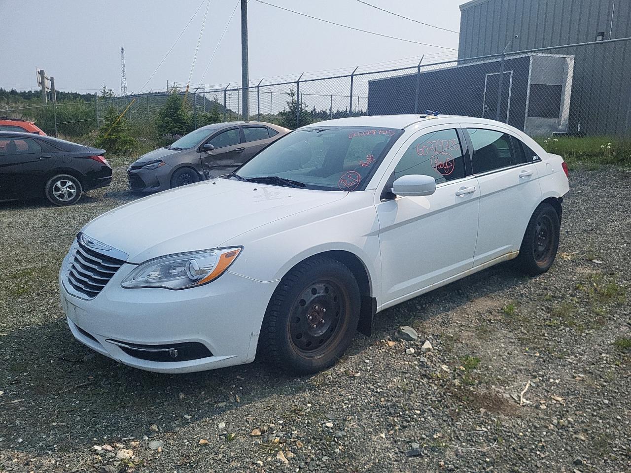 CHRYSLER 200 TOURIN 2013