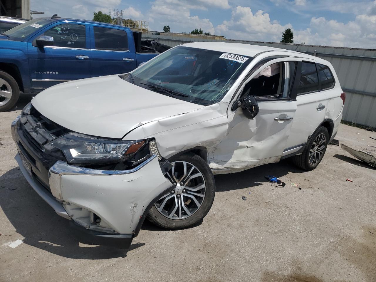 MITSUBISHI OUTLANDER SE 2016