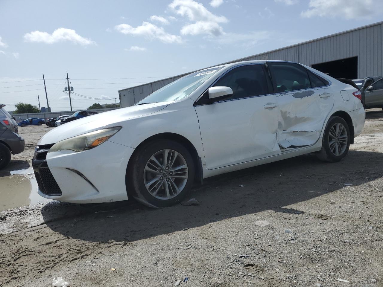 TOYOTA CAMRY LE 2015