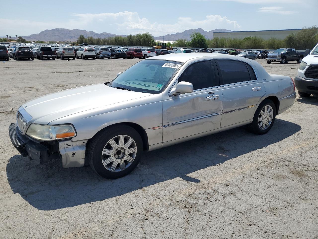 LINCOLN TOWN CAR U 2004