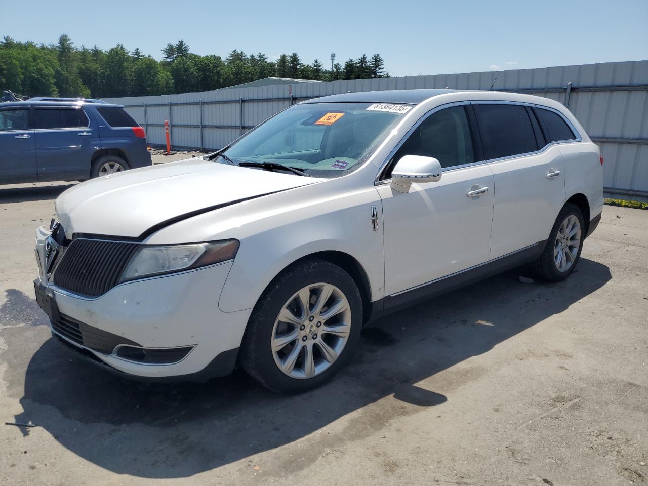 LINCOLN MKT 2014