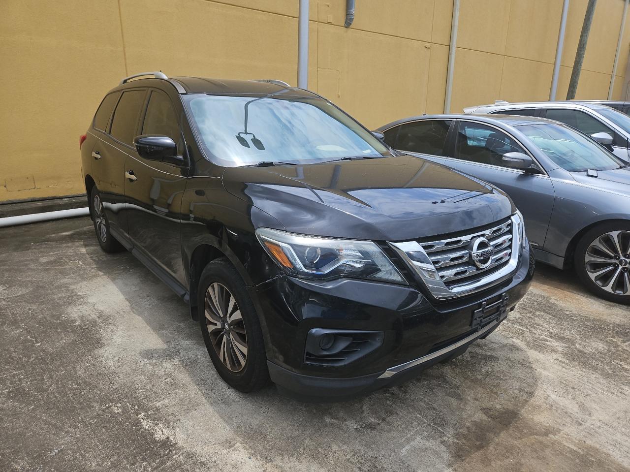 NISSAN PATHFINDER 2017