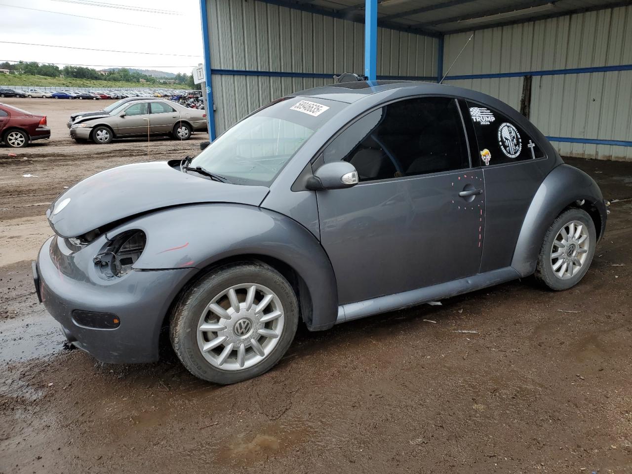 VOLKSWAGEN NEW BEETLE 2004