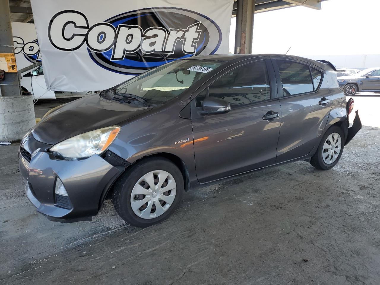 TOYOTA PRIUS C 2013