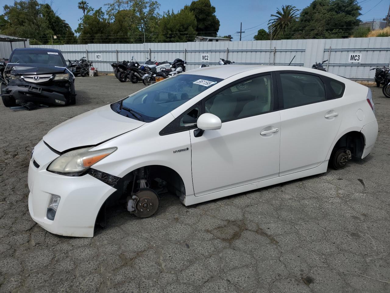 TOYOTA PRIUS 2011