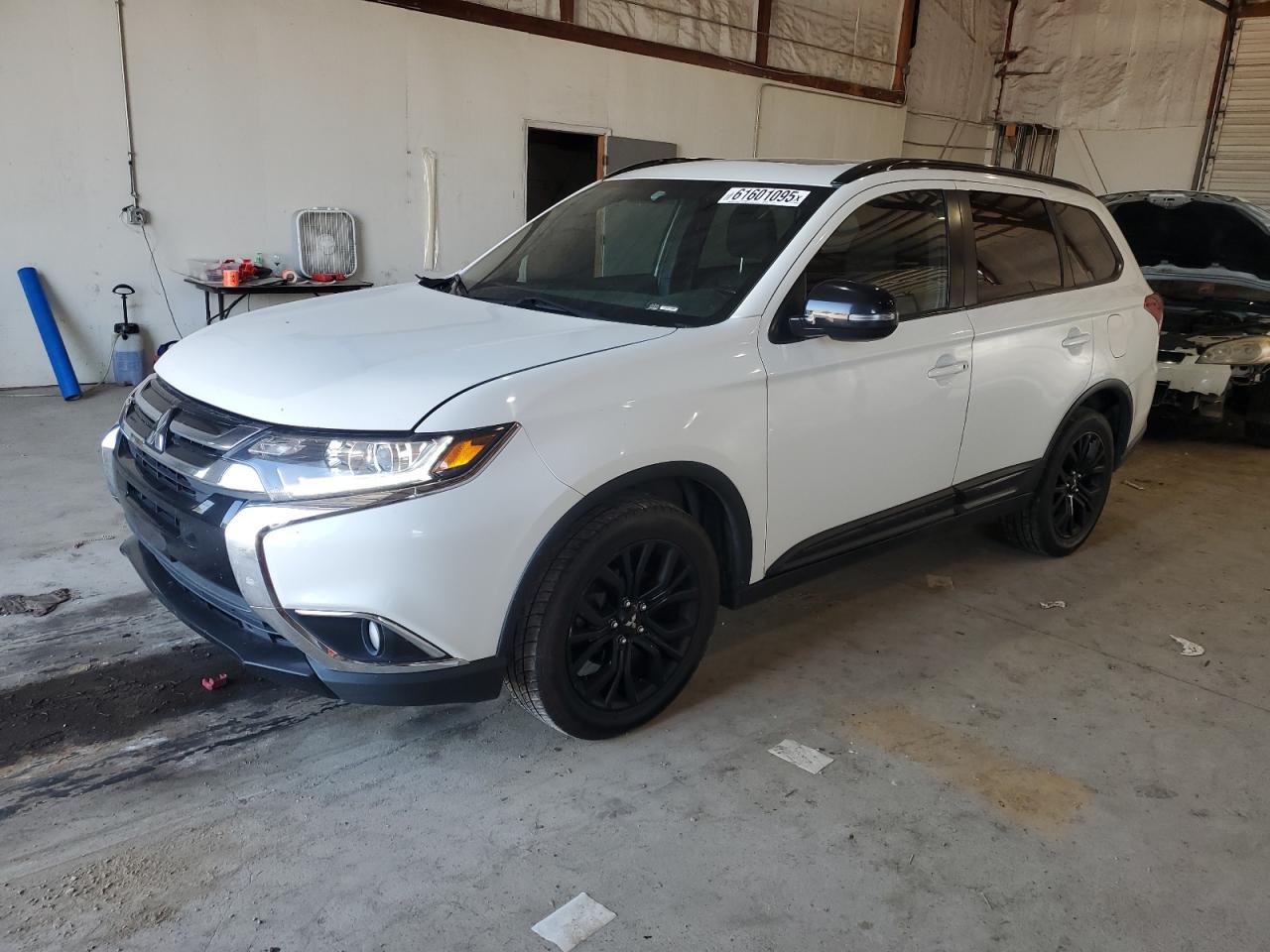 MITSUBISHI OUTLANDER 2018