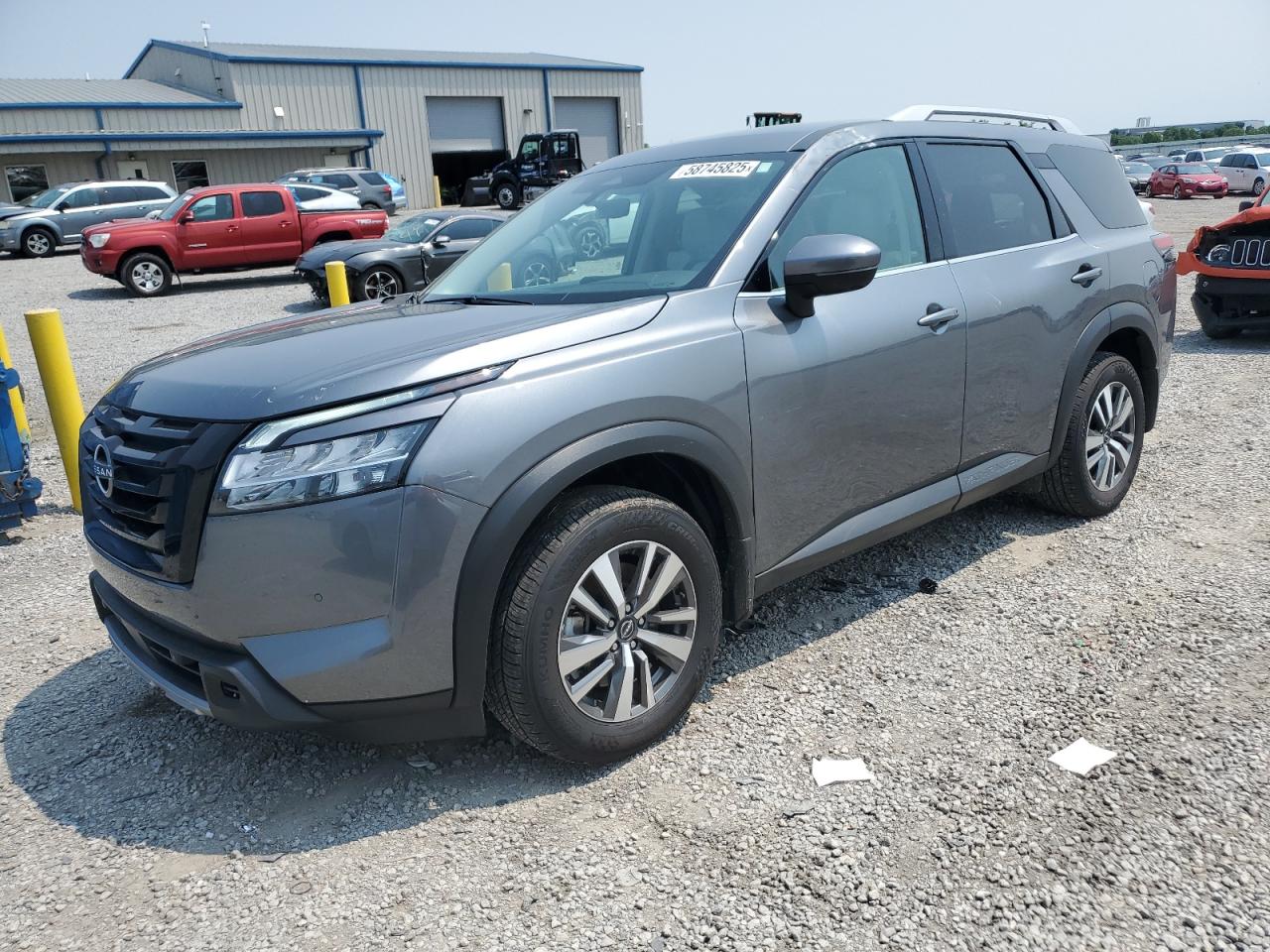 NISSAN PATHFINDER 2024