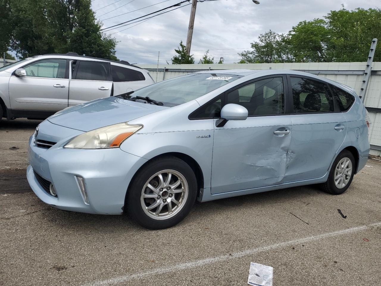 TOYOTA PRIUS V 2012