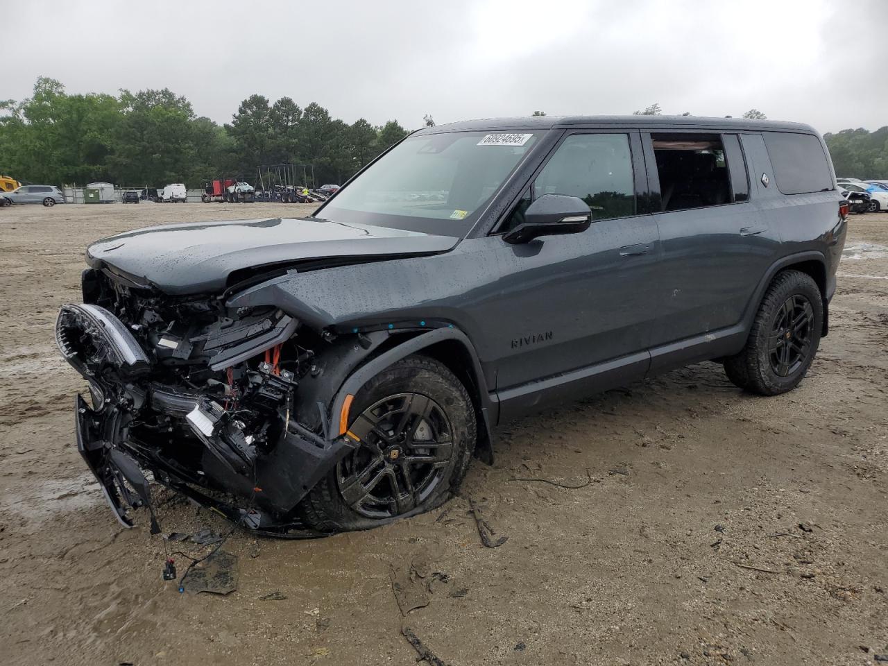 RIVIAN R1S ADVENT 2025