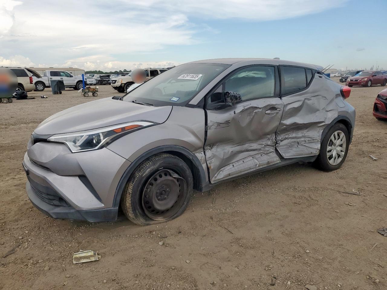 TOYOTA C-HR XLE 2019