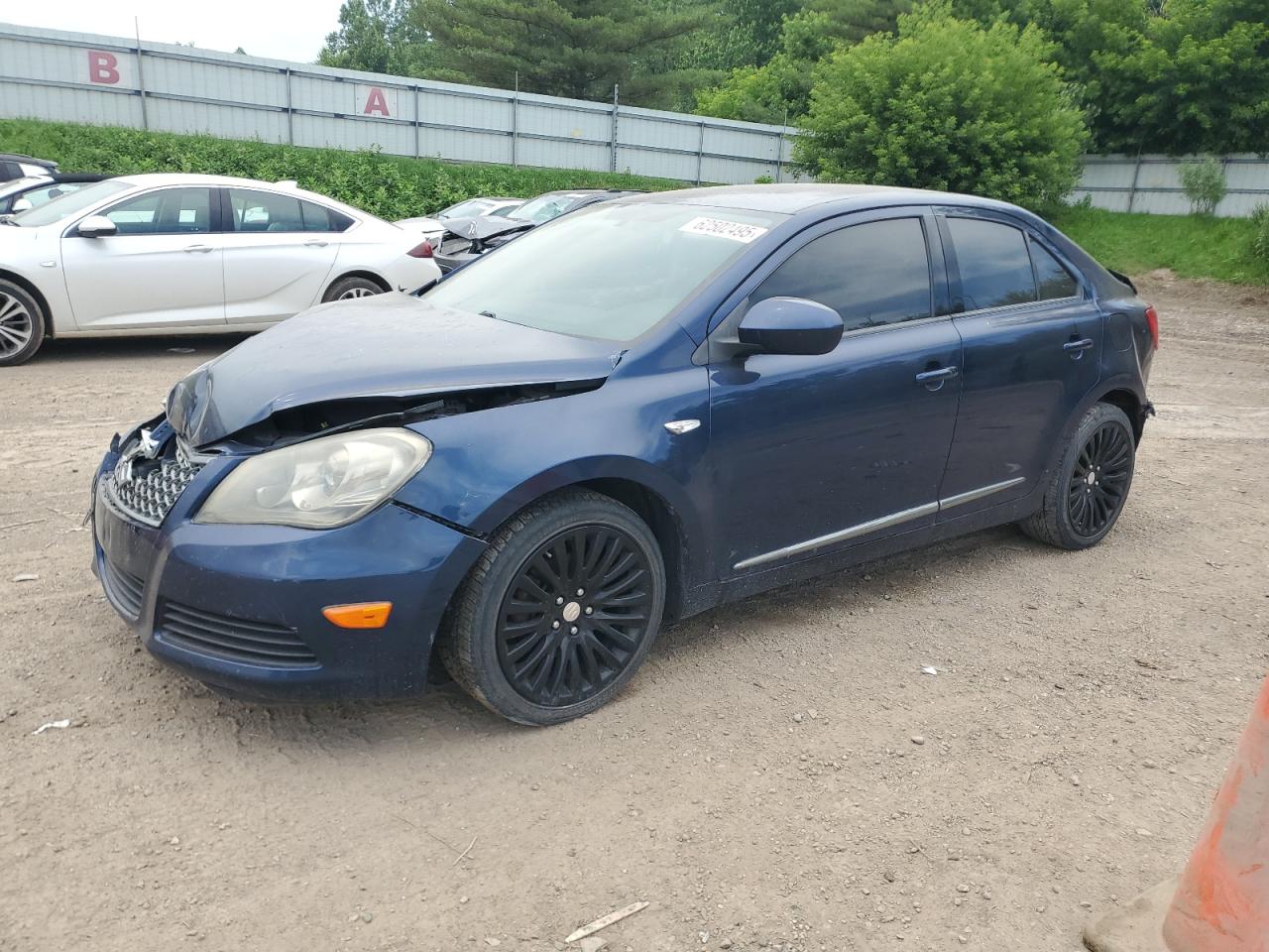 SUZUKI KIZASHI SE 2011