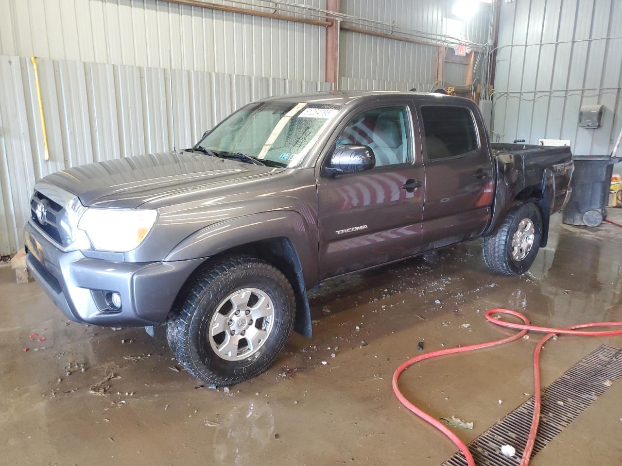 TOYOTA TACOMA DOU 2015