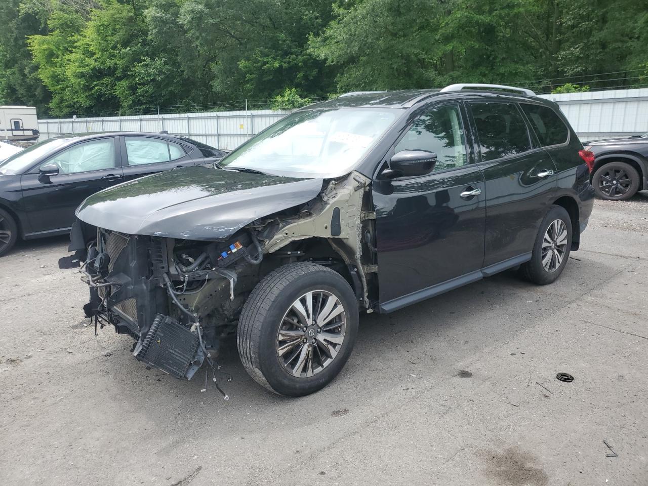 NISSAN PATHFINDER 2019