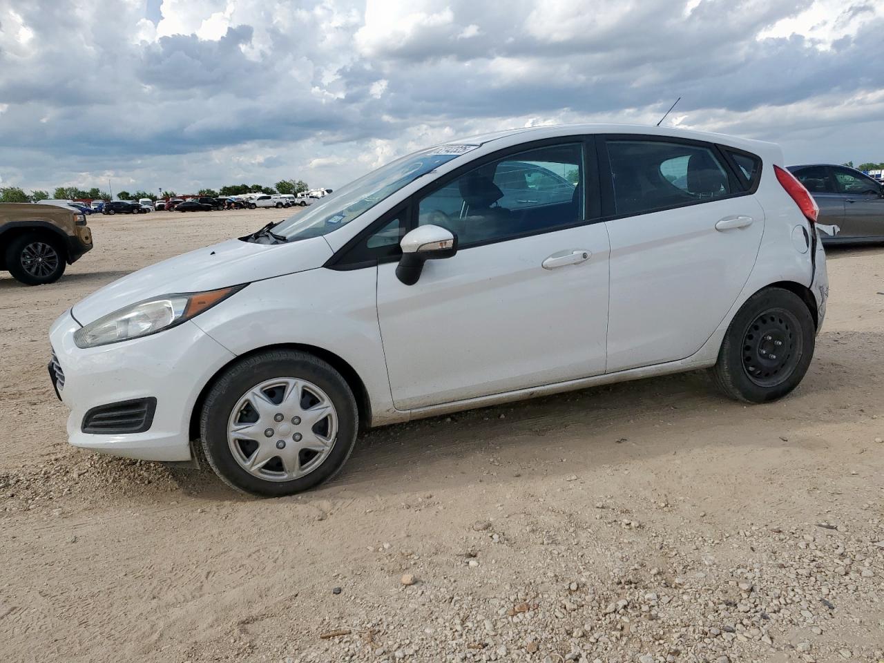 FORD FIESTA SE 2015