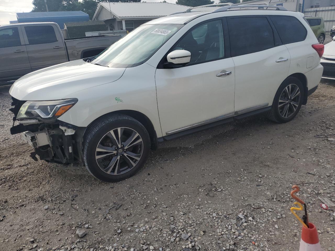 NISSAN PATHFINDER 2017