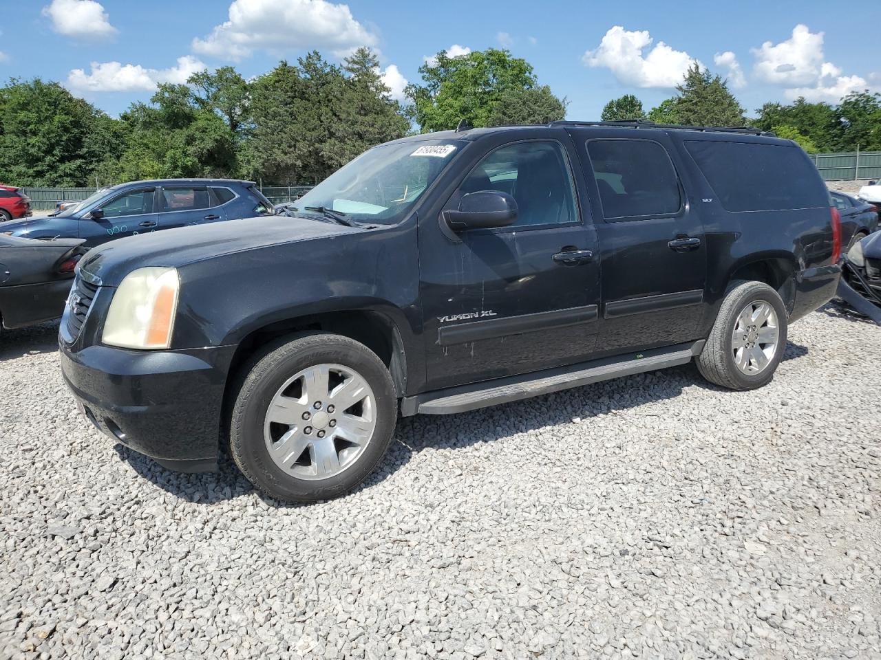 GMC YUKON XL C1500 SLT 2011