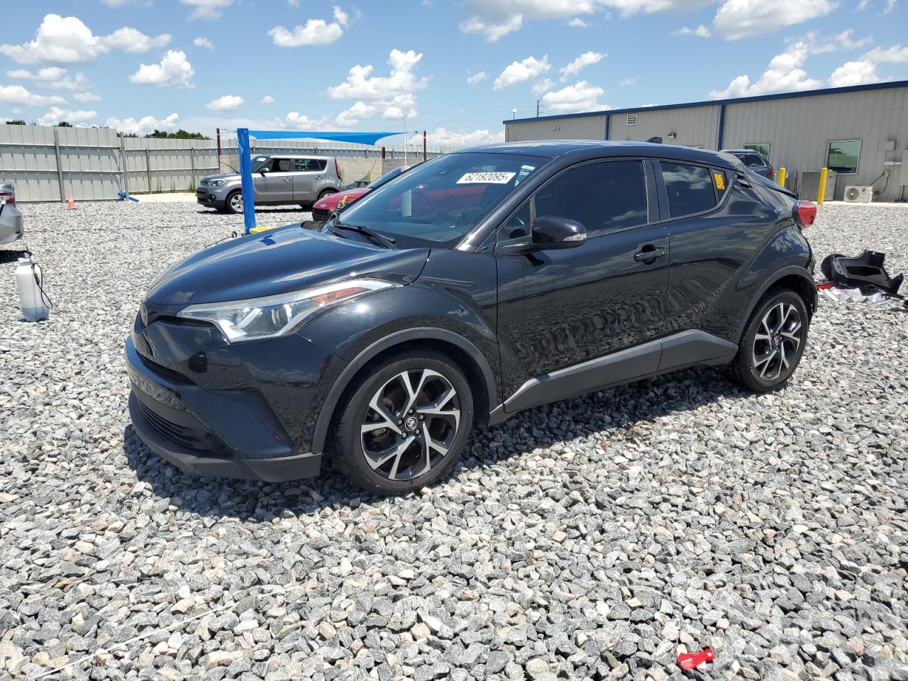 TOYOTA C-HR XLE 2019
