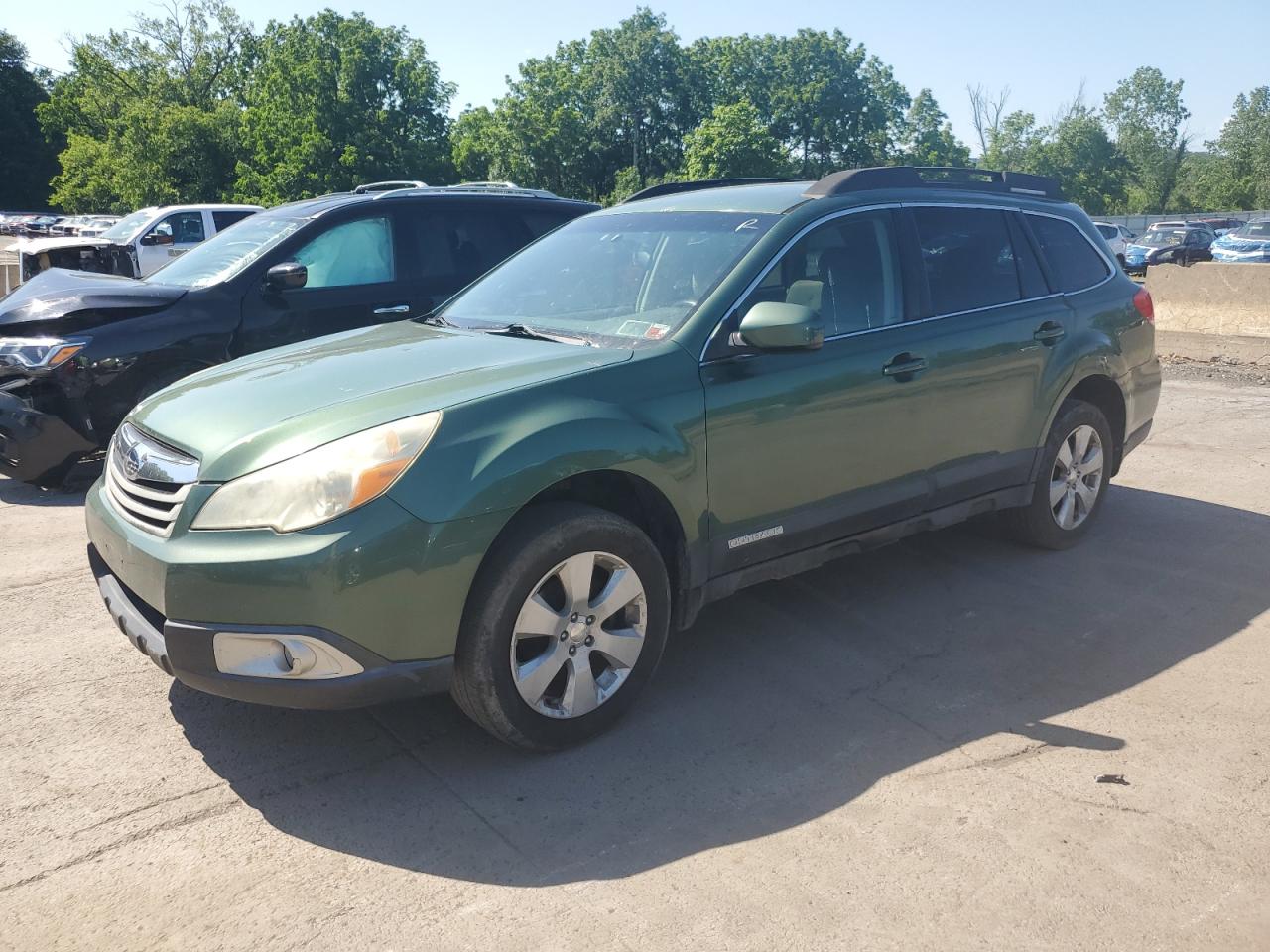 SUBARU OUTBACK 2. 2011