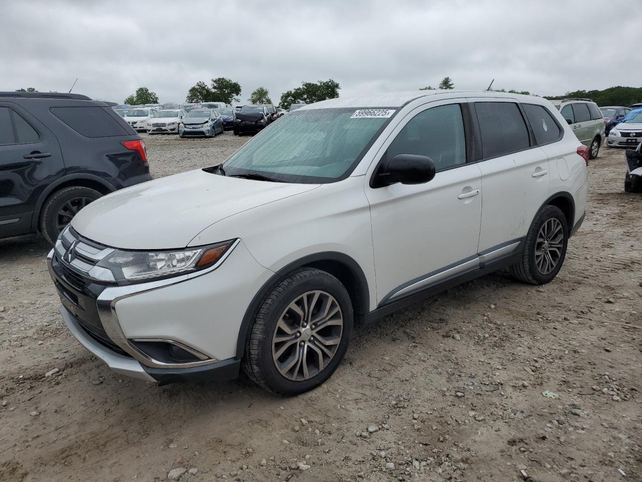 MITSUBISHI OUTLANDER 2016