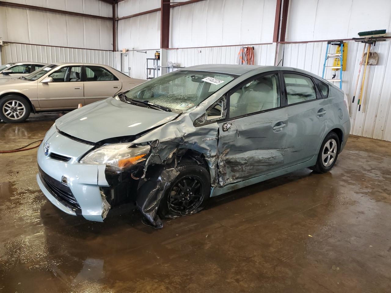 TOYOTA PRIUS 2014