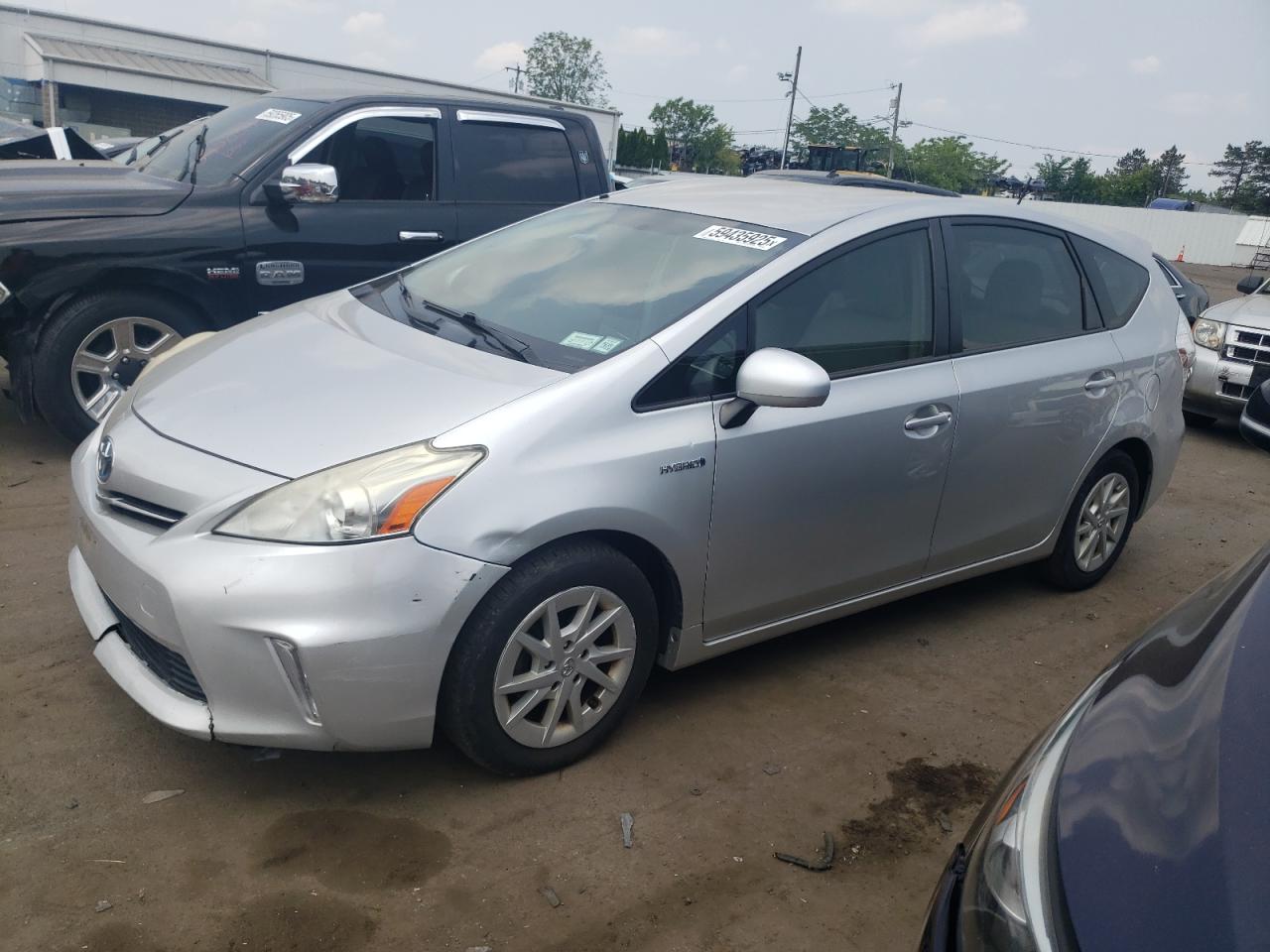 TOYOTA PRIUS V 2012