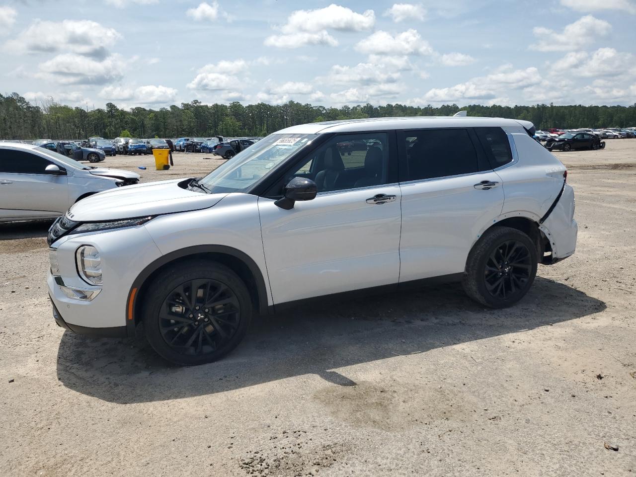 MITSUBISHI OUTLANDER 2024