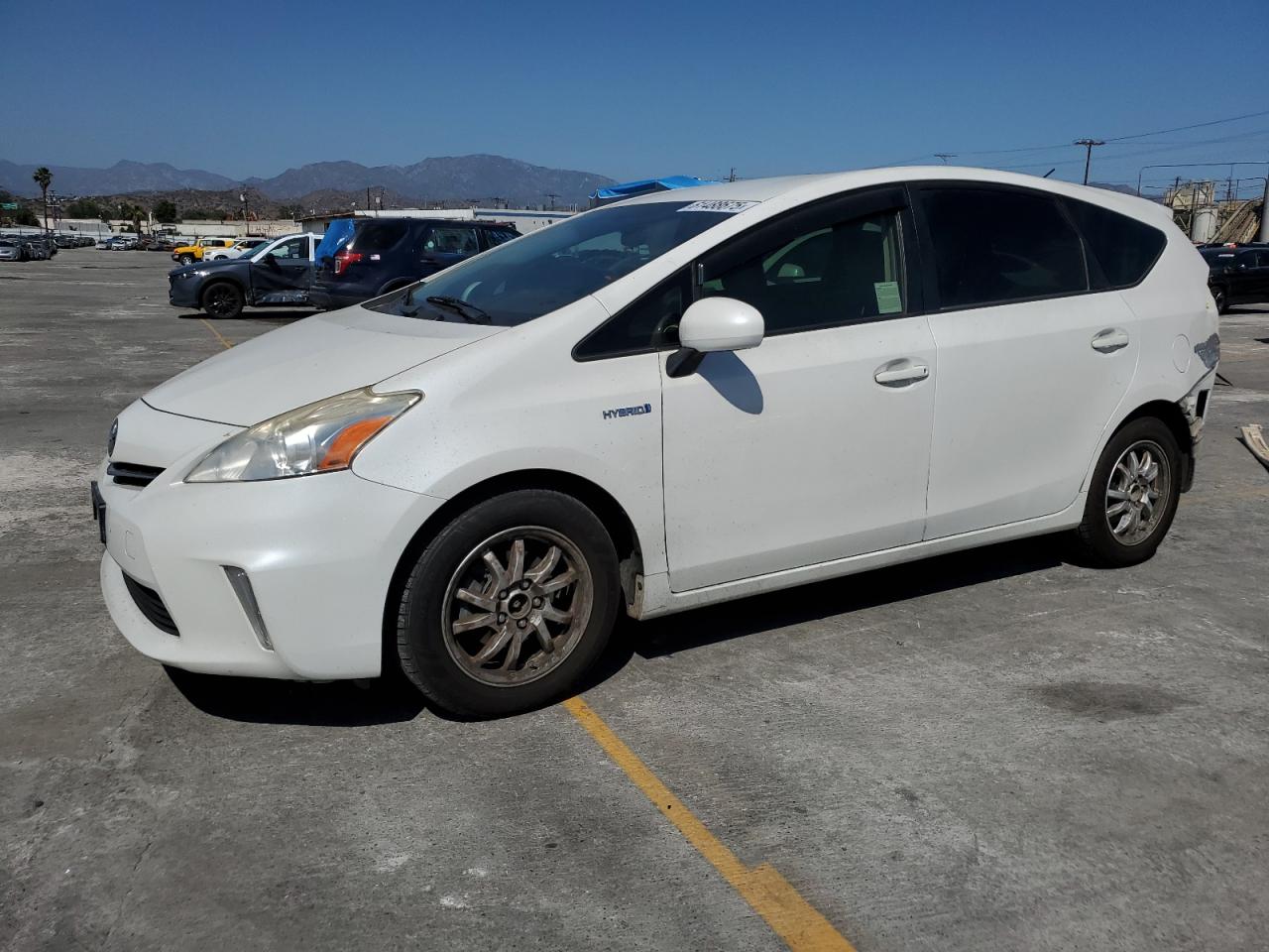 TOYOTA PRIUS V 2012