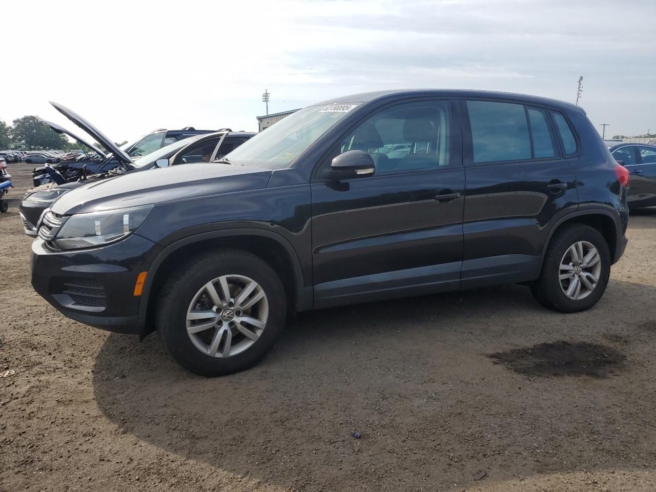 VOLKSWAGEN TIGUAN S 2012