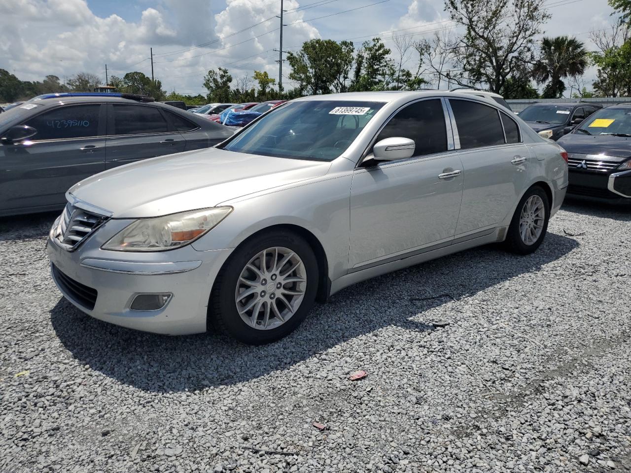 HYUNDAI GENESIS 3. 2010