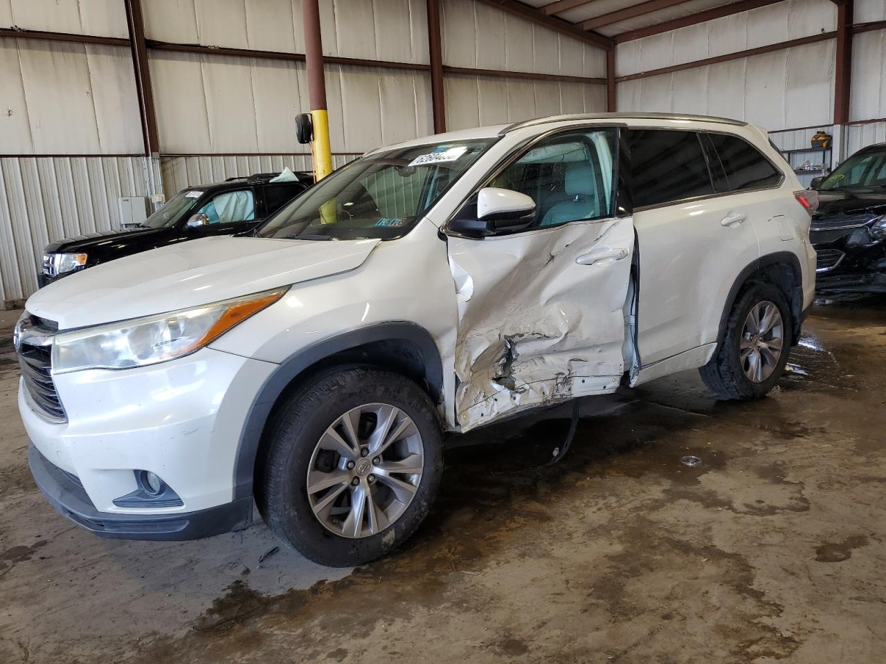 TOYOTA HIGHLANDER 2015