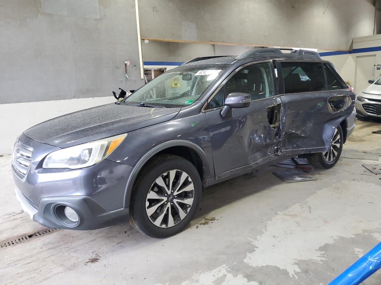 SUBARU OUTBACK 2. 2015