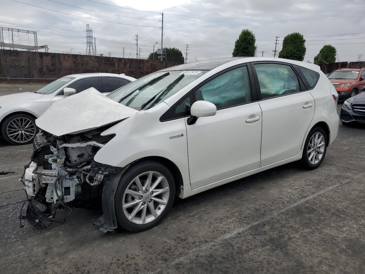 TOYOTA PRIUS V 2012