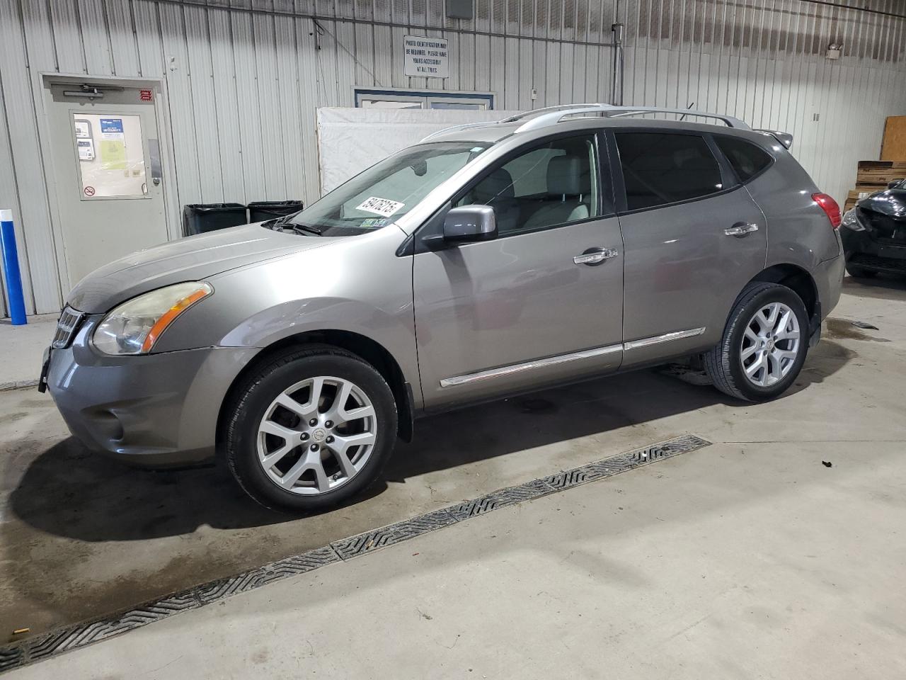 NISSAN ROGUE S 2011
