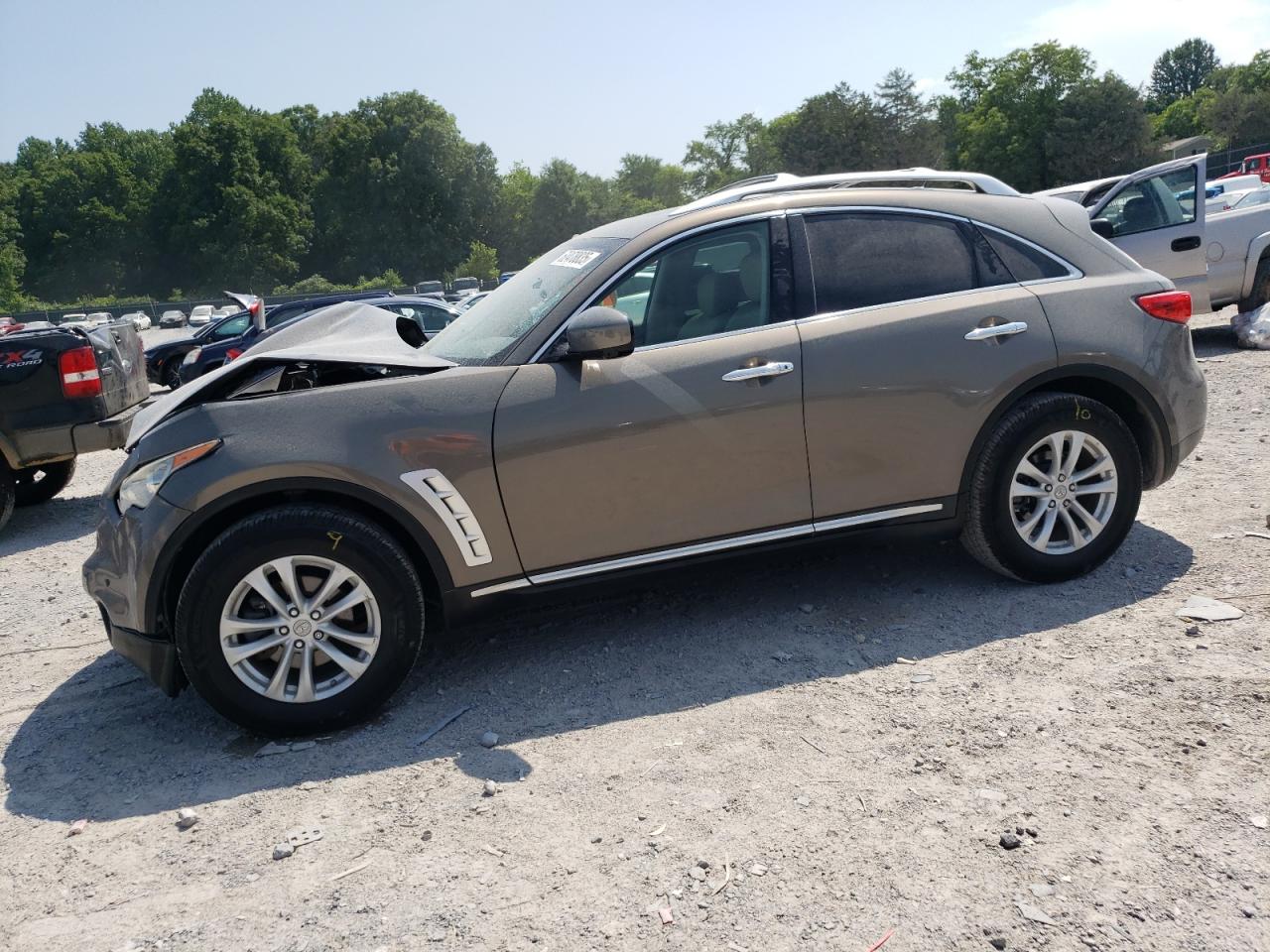 INFINITI FX35 2011