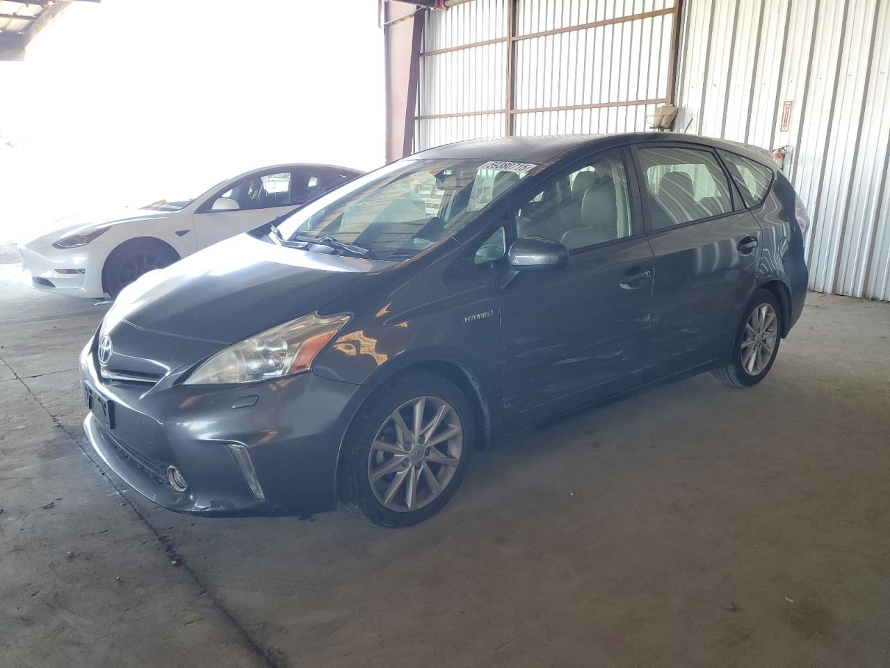 TOYOTA PRIUS V 2013