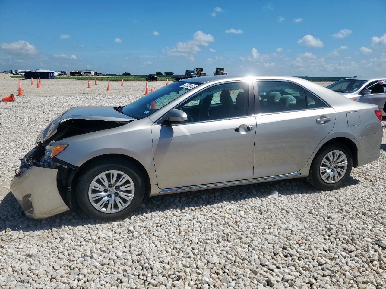 TOYOTA CAMRY L 2014
