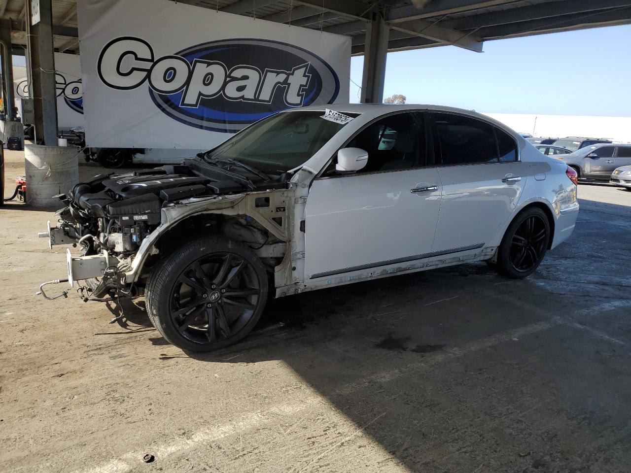 HYUNDAI GENESIS 5. 2013