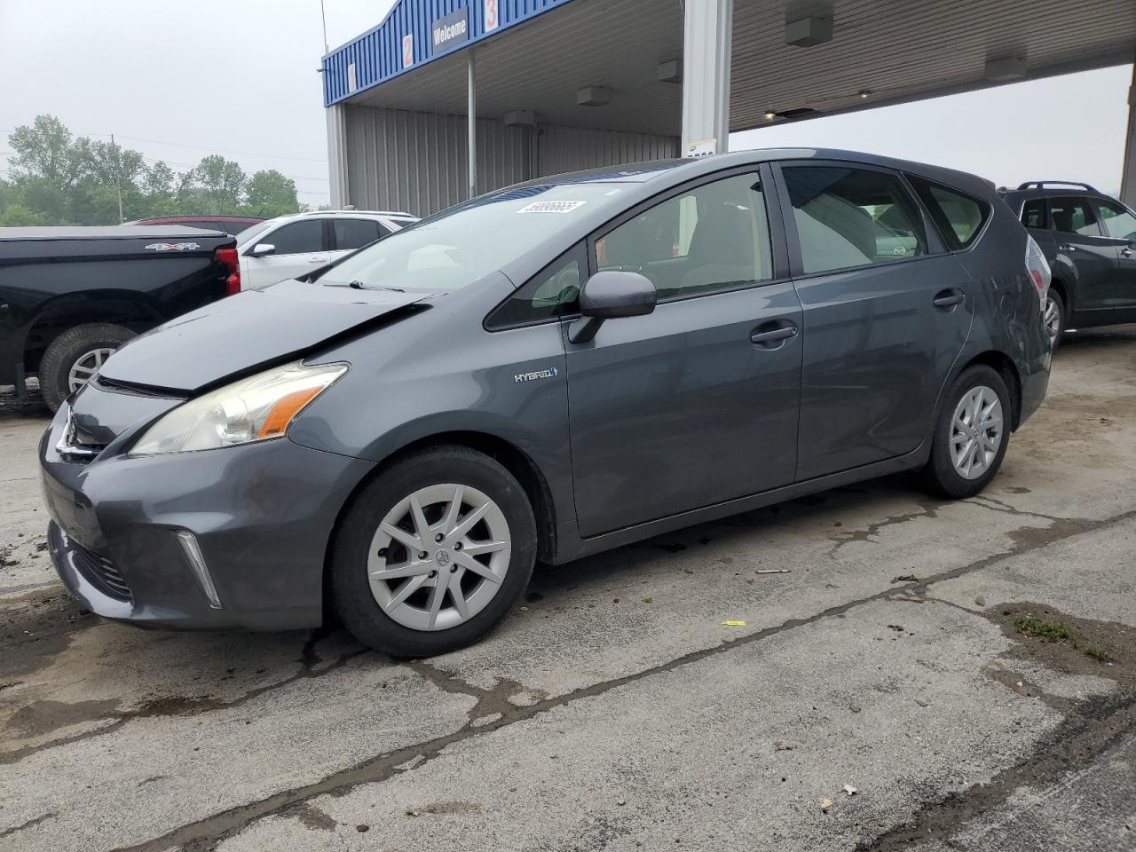 TOYOTA PRIUS V 2012