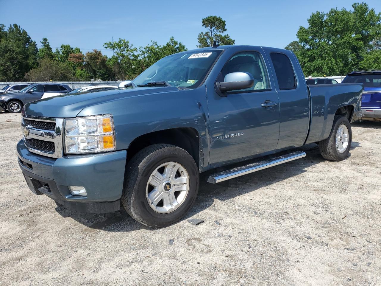 CHEVROLET SILVERADO 2011
